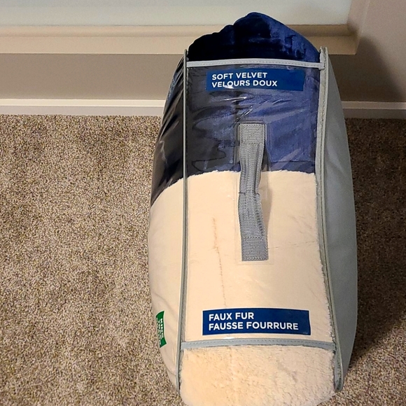 3 piece comforter set - Picture 2 of 6